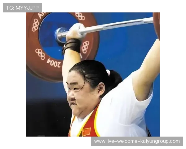 举重教练比赛中吼到破音成名场面