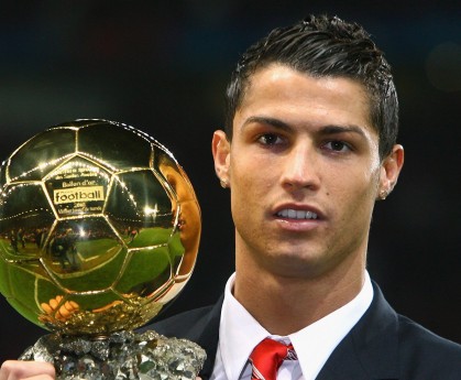 乐鱼电竞在线平台登录入口-中超裁判争议判罚引热议，中超裁判又出争议判罚