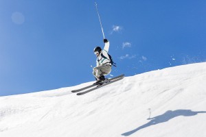 LEYU乐鱼体育官方网站-尤文稳中求胜，意甲冠军竞争加剧，尤文 意甲